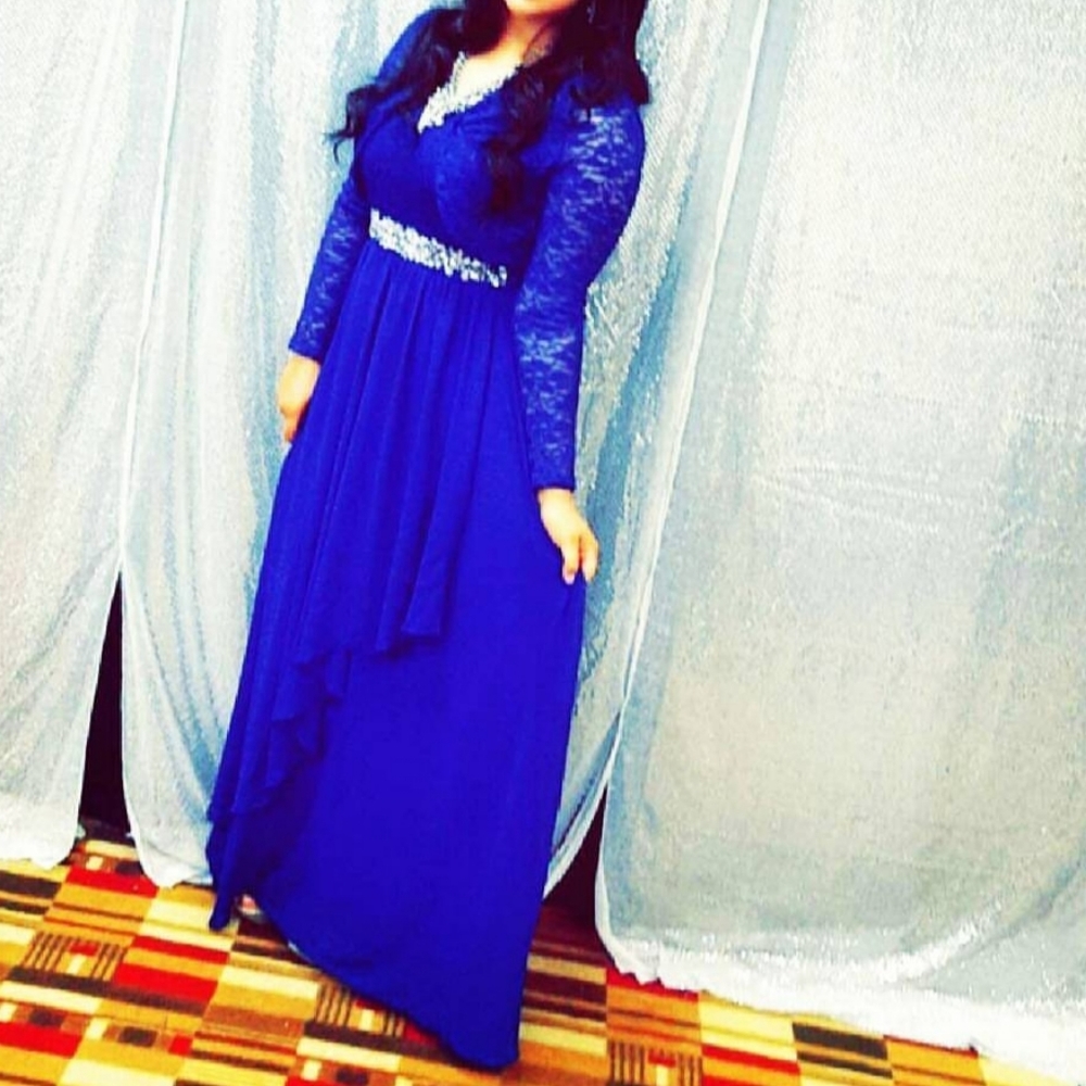 Formal maxi dress with sleeves